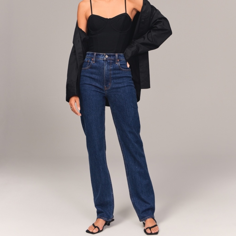 Abercrombie and Fitch 90s high rise straight jeans